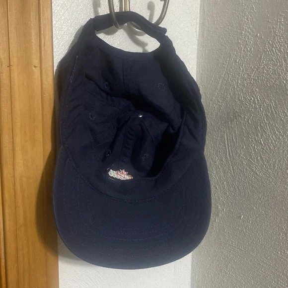 5X Snoopy peanuts + the gang t-shirt+Snoopy keychain+ Labatt’s blue cap 🧢 - Picture 6 of 14